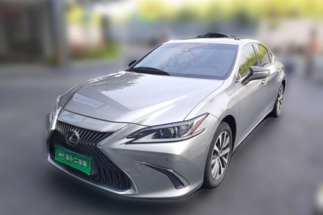 Ojetý Lexus ES 2020 200 Excellence Edition