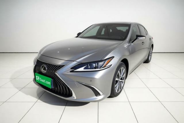 Ojetý Lexus ES 2020 200 Excellence Edition
