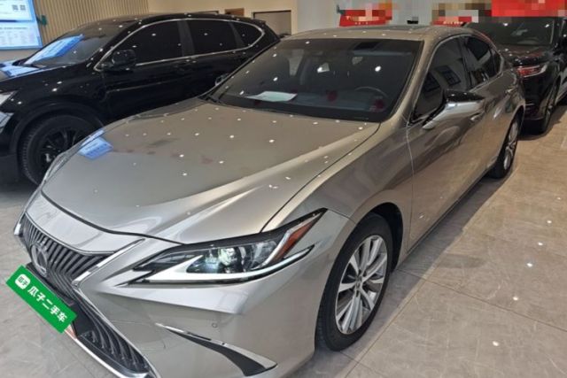 Used Lexus ES 2020 300h Premier Edition