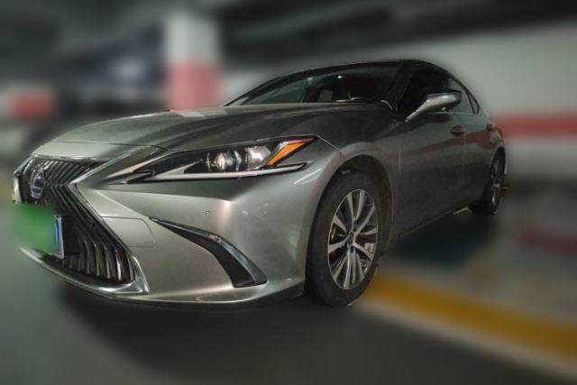 Used Lexus ES 2020 300h Premier Edition