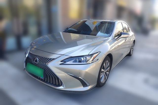 Used Lexus ES 2020 300h Premier Edition
