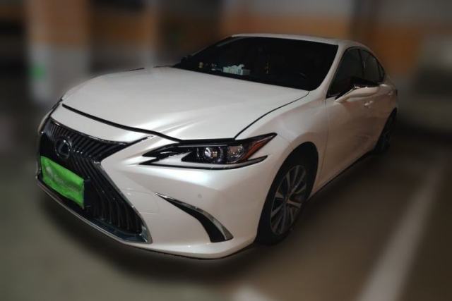 Used Lexus ES 2020 300h Premier Edition