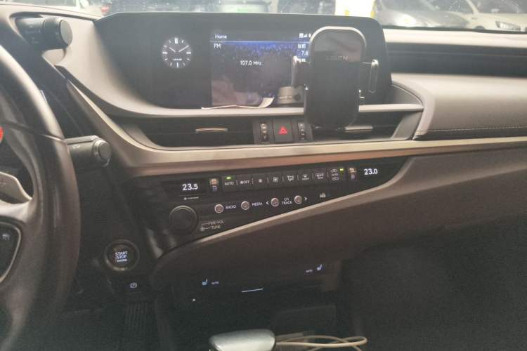 Used Lexus ES 2020 200 Excellence Edition Audio And AC Panel