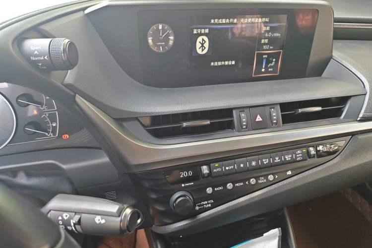Used Lexus ES 2020 300h Premier Edition Audio And AC Panel