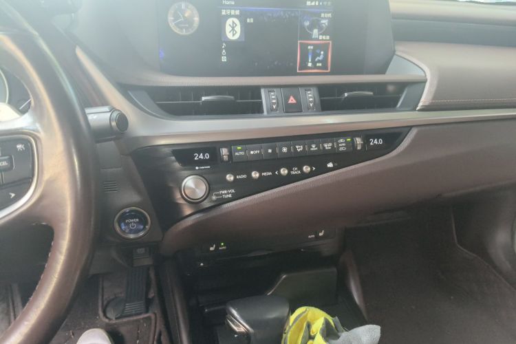 Used Lexus ES 2020 300h Premier Edition Audio And AC Panel