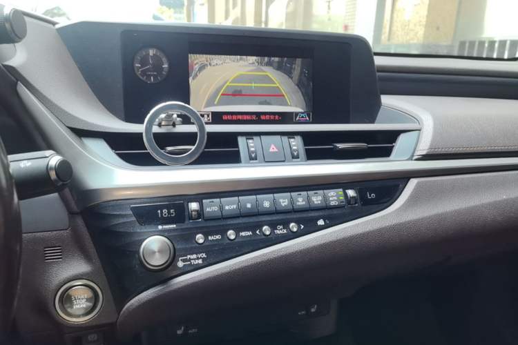Used Lexus ES 2020 200 Excellence Edition Audio And AC Panel