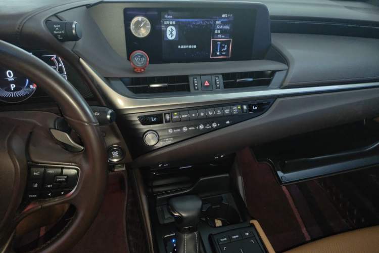 Used Lexus ES 2020 200 Excellence Edition Audio And AC Panel
