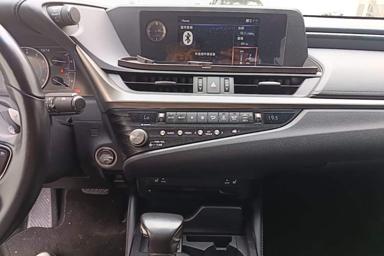 Used Lexus ES 2020 200 Excellence Edition Audio And AC Panel
