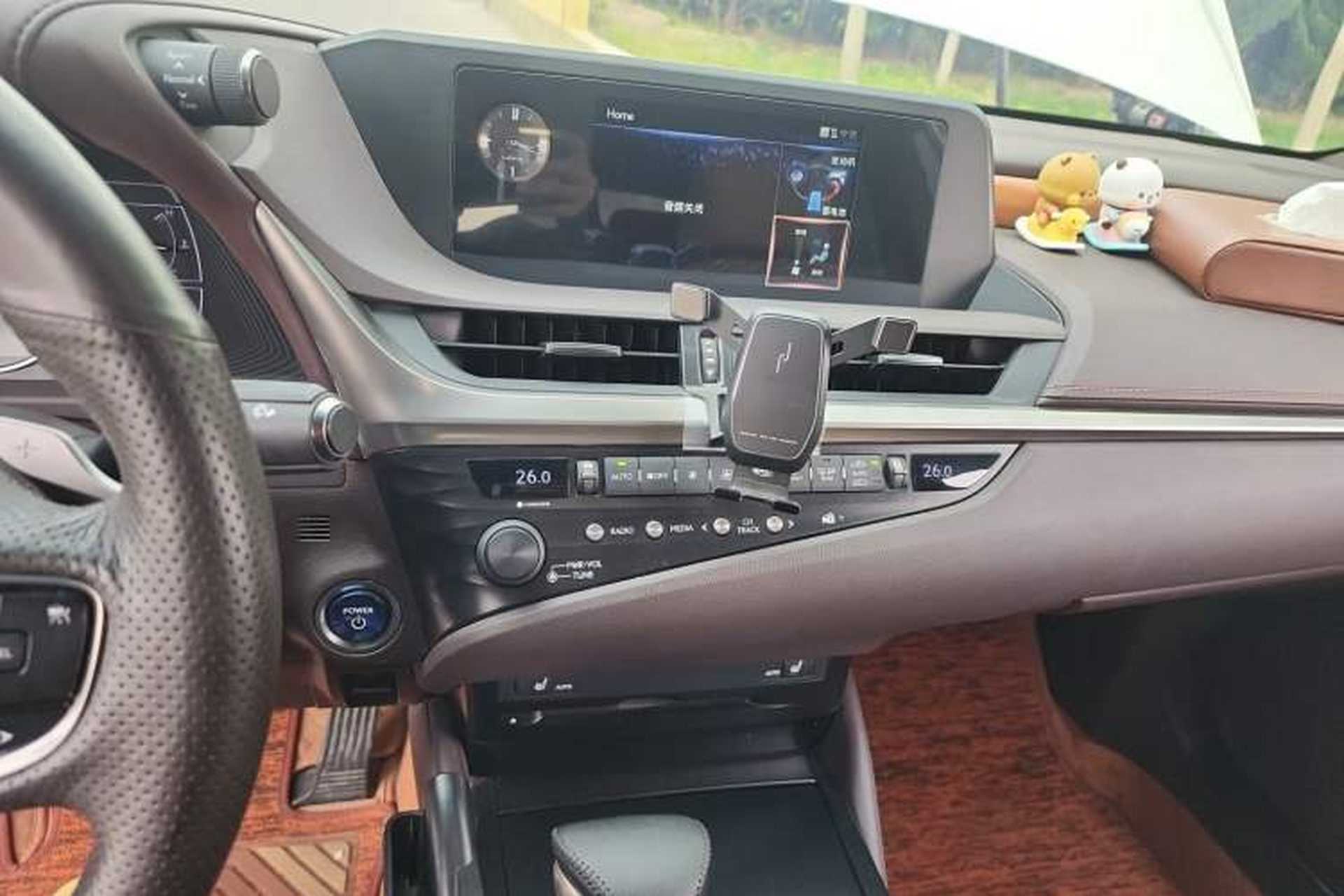 Used Lexus ES 2020 300h Premier Edition Audio And AC Panel
