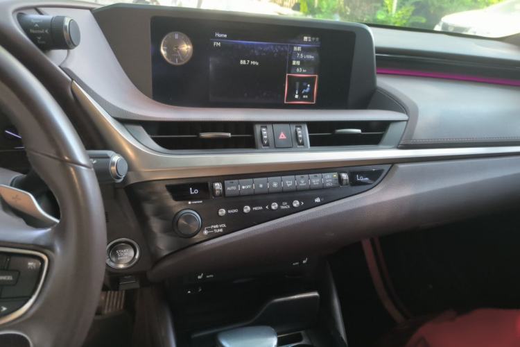 Used Lexus ES 2020 200 Excellence Edition Audio And AC Panel