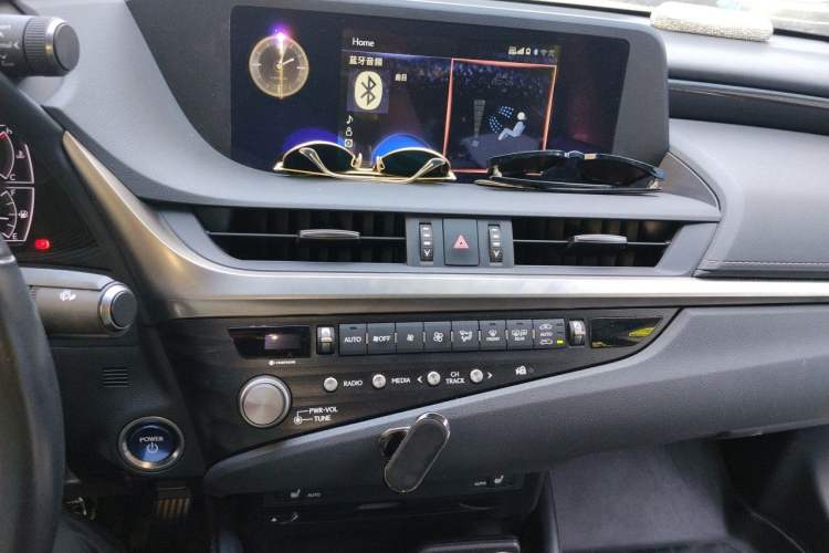 Used Lexus ES 2020 300h Premier Edition Audio And AC Panel