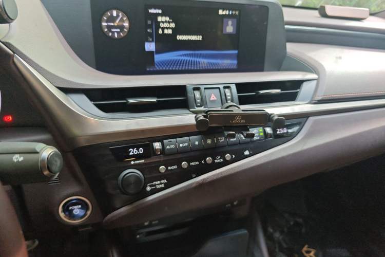 Used Lexus ES 2020 300h Premier Edition Audio And AC Panel