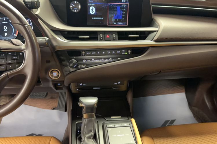 Used Lexus ES 2020 200 Excellence Edition Audio And AC Panel