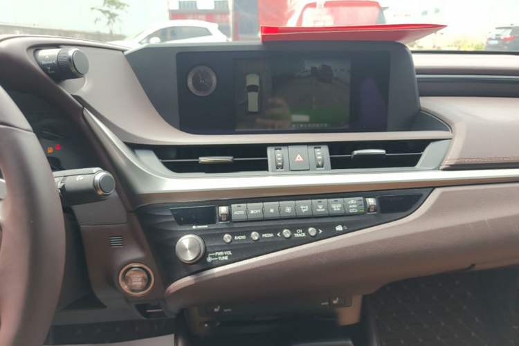 Used Lexus ES 2020 200 Excellence Edition Audio And AC Panel