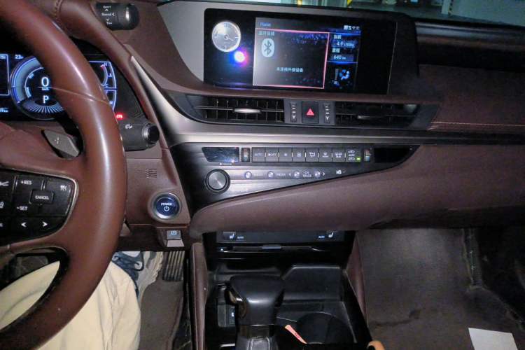 Used Lexus ES 2020 300h Premier Edition Audio And AC Panel