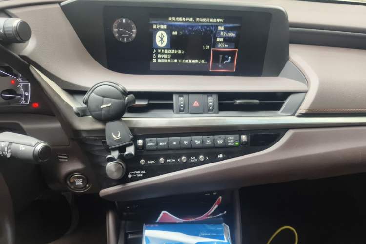 Used Lexus ES 2020 200 Excellence Edition Audio And AC Panel