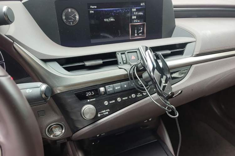 Used Lexus ES 2020 200 Excellence Edition Audio And AC Panel