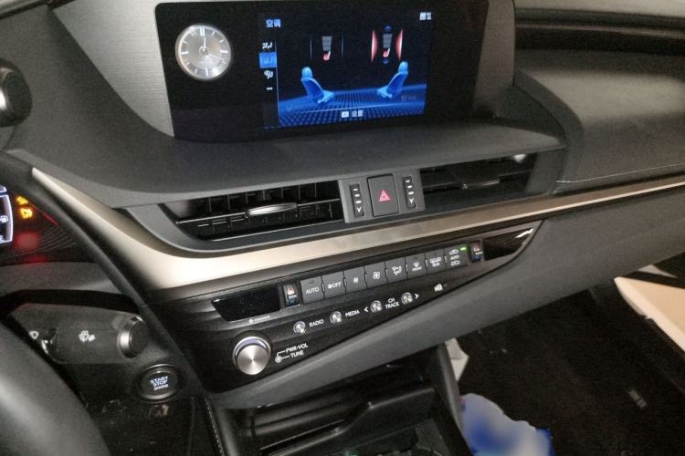 Used Lexus ES 2020 200 Excellence Edition Audio And AC Panel