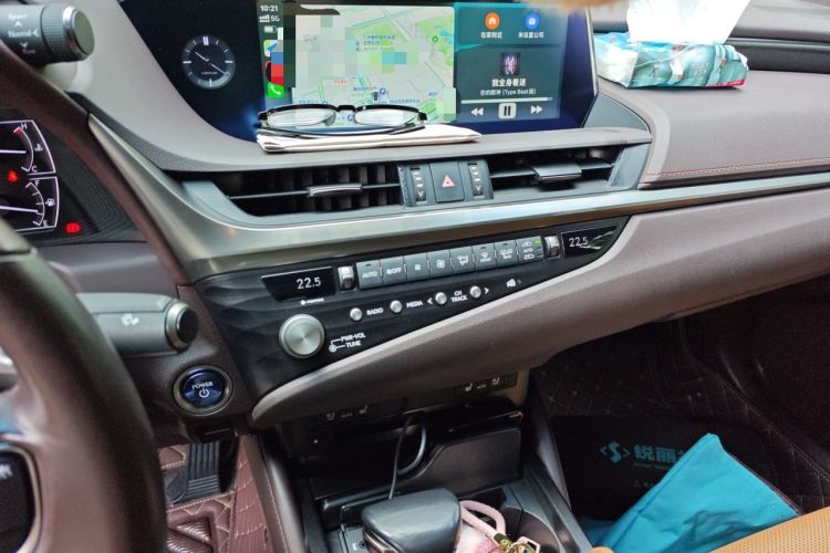 Used Lexus ES 2020 300h Deluxe Edition Audio And AC Panel