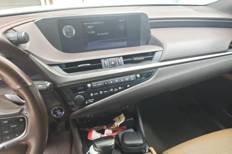 Used Lexus ES 2020 300h Premier Edition Audio And AC Panel