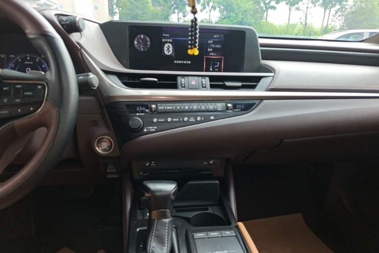 Used Lexus ES 2020 200 Excellence Edition Audio And AC Panel