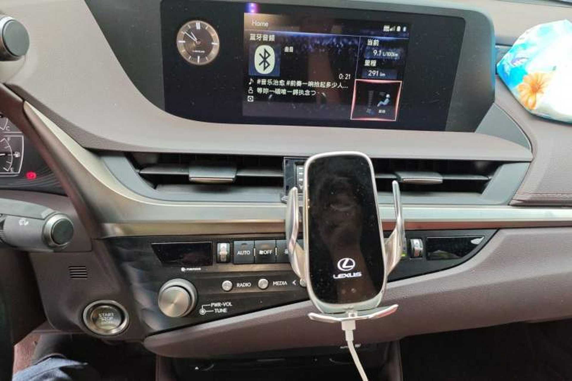 Used Lexus ES 2020 200 Excellence Edition Audio And AC Panel