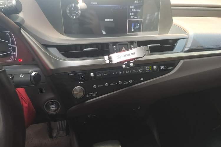 Used Lexus ES 2020 200 Excellence Edition Audio And AC Panel