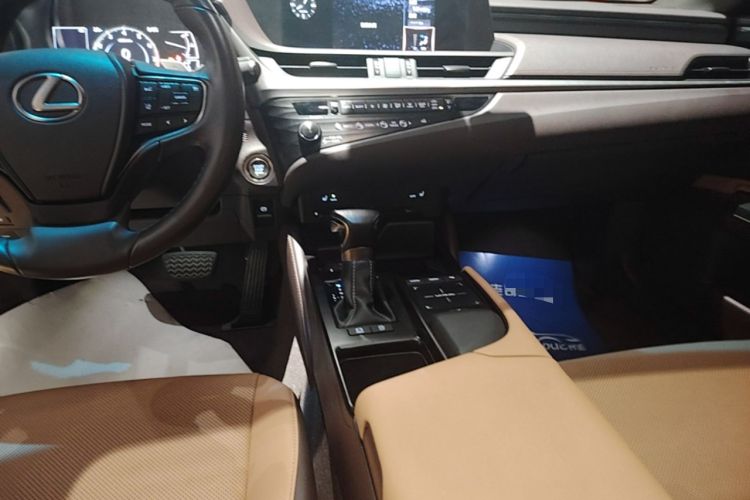 Used Lexus ES 2020 260 Excellence Edition Audio And AC Panel