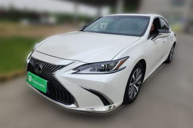 Used Lexus ES 2020 300h Premier Edition