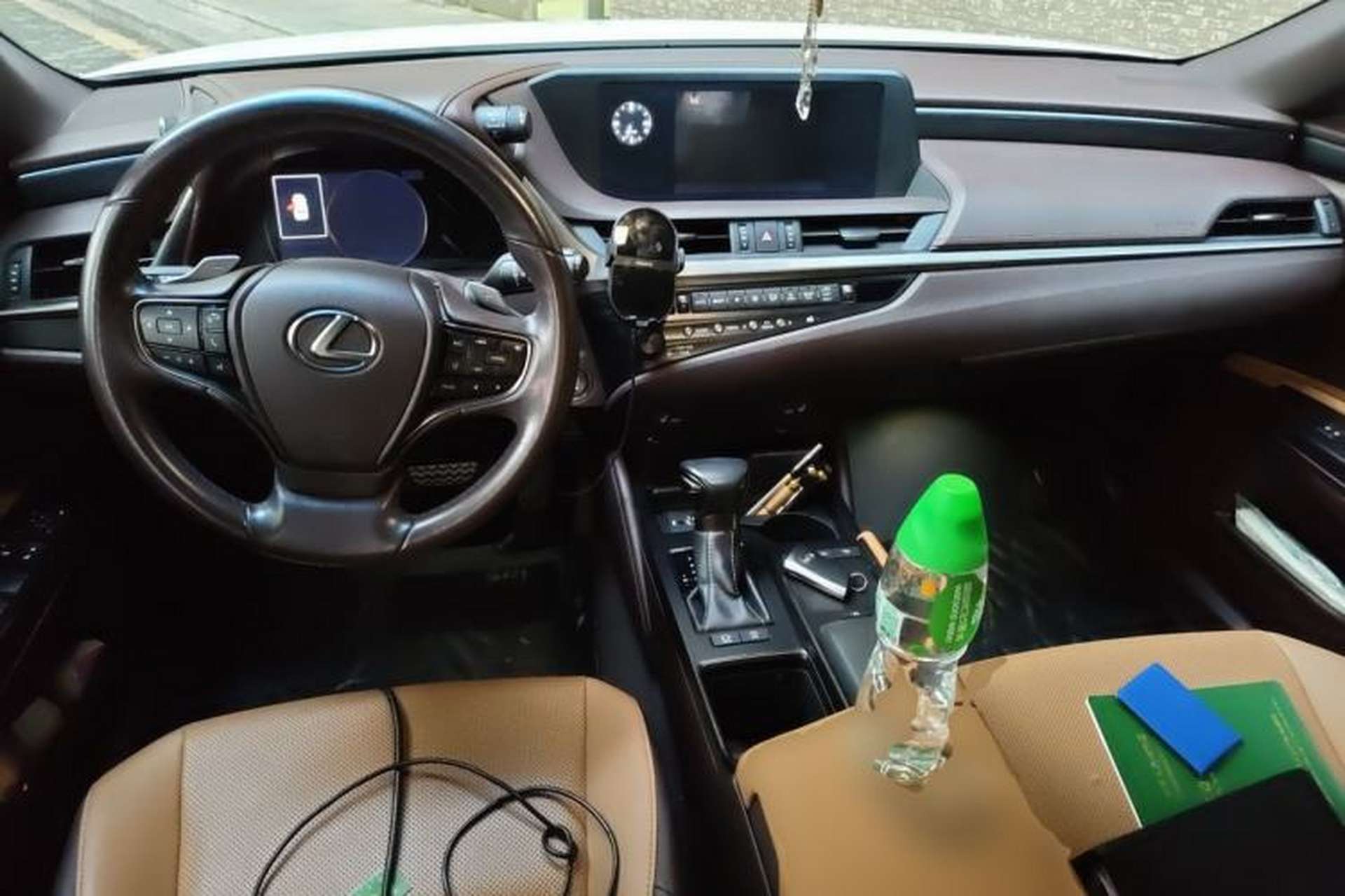 Used Lexus ES 2020 200 Excellence Edition Center Console