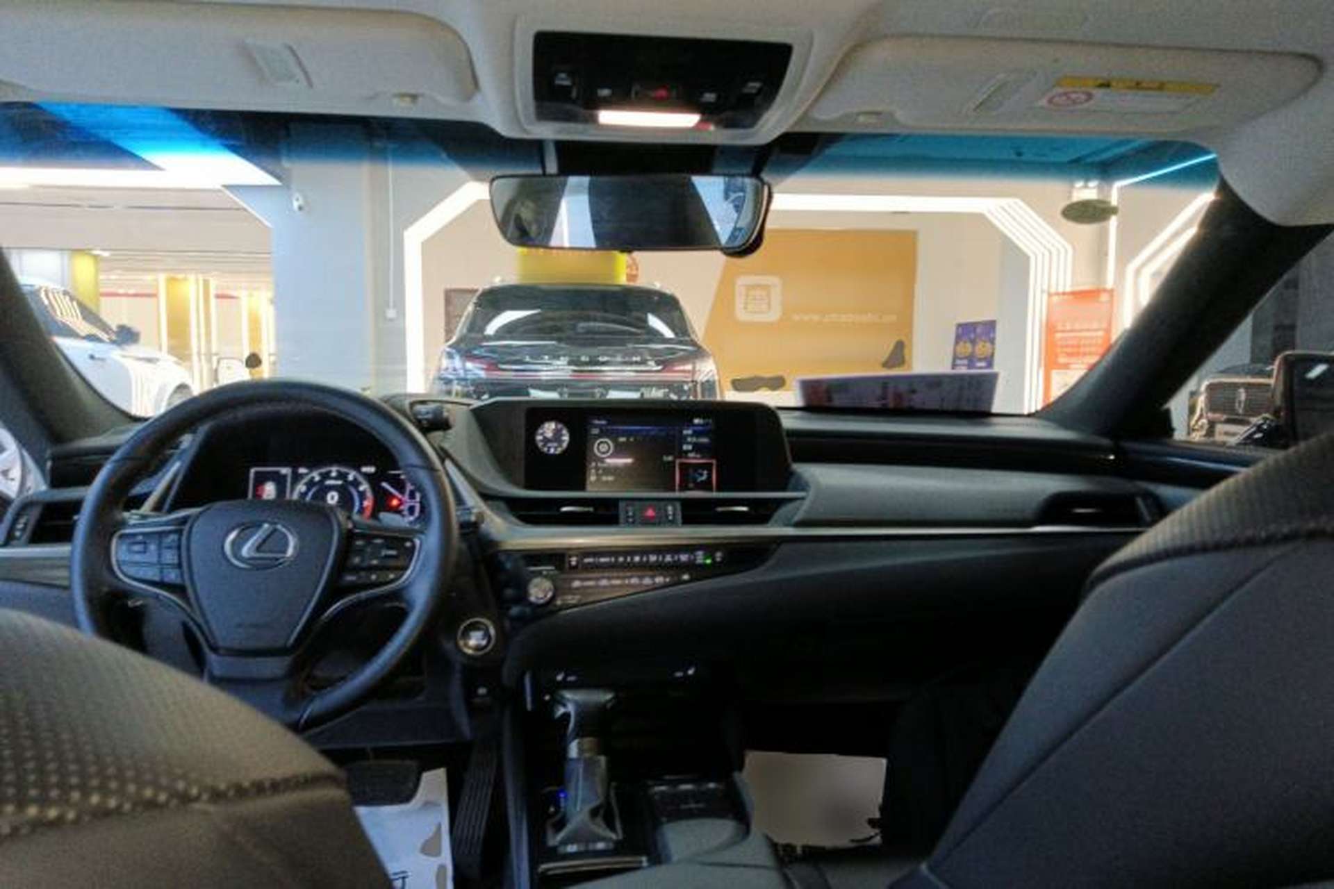 Used Lexus ES 2020 200 Excellence Edition Center Console