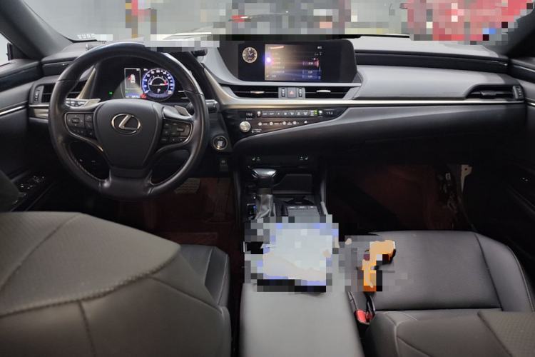 Used Lexus ES 2020 200 Excellence Edition Center Console