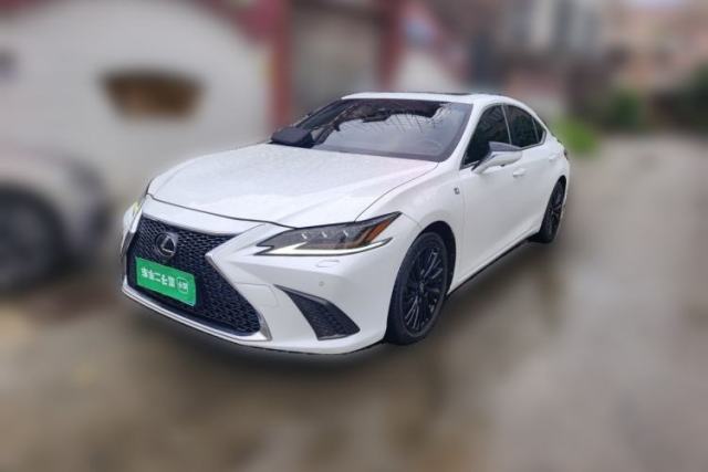 Ojetý Lexus ES 2020 260 F SPORT