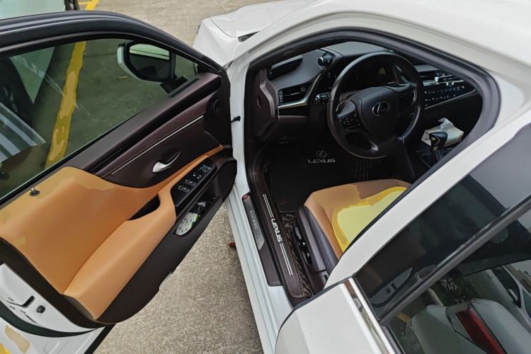 Used Lexus ES 2020 200 Excellence Edition Driver Seat