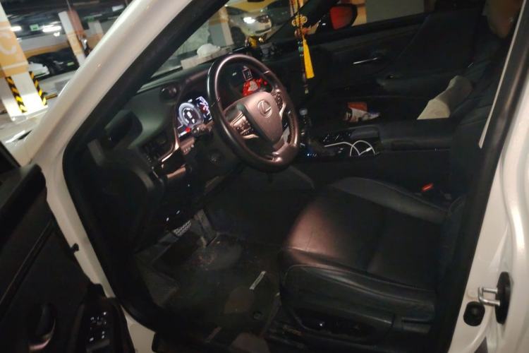 Used Lexus ES 2020 300h Premier Edition Driver Seat