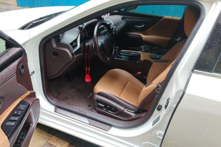 Used Lexus ES 2020 200 Excellence Edition Driver Seat