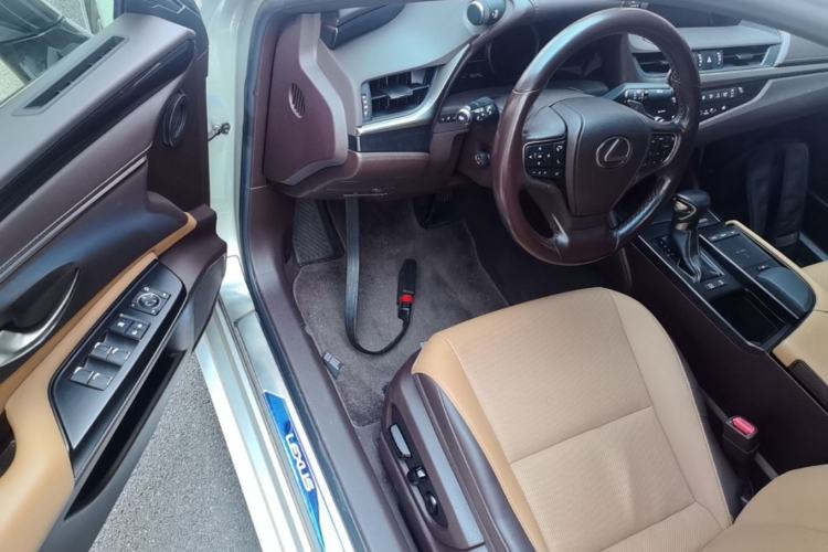 Used Lexus ES 2020 200 Excellence Edition Driver Seat