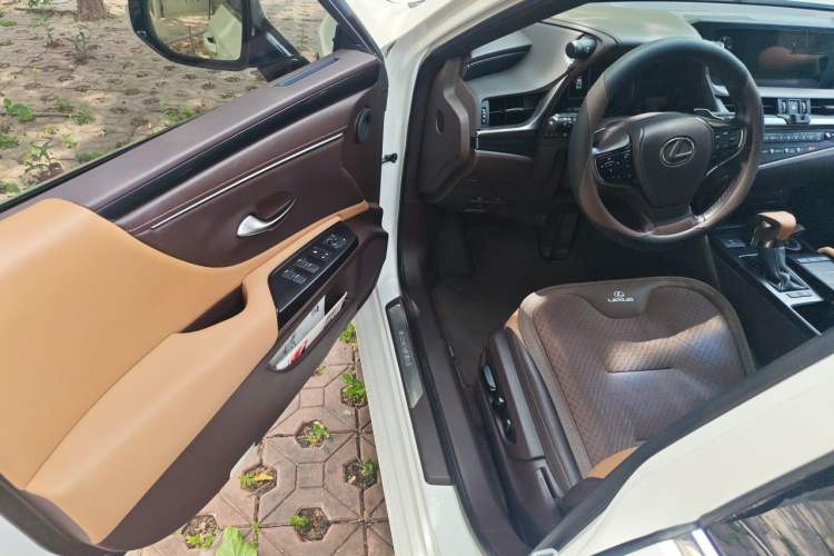 Used Lexus ES 2020 200 Excellence Edition Driver Seat