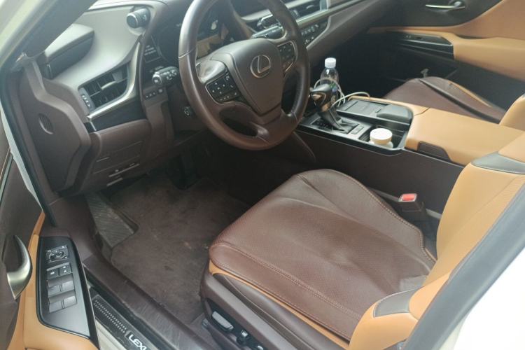 Used Lexus ES 2020 200 Excellence Edition Driver Seat