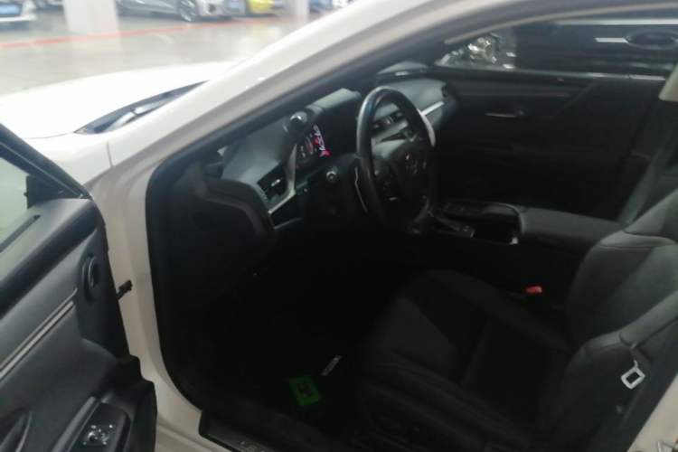 Used Lexus ES 2020 200 Excellence Edition Driver Seat