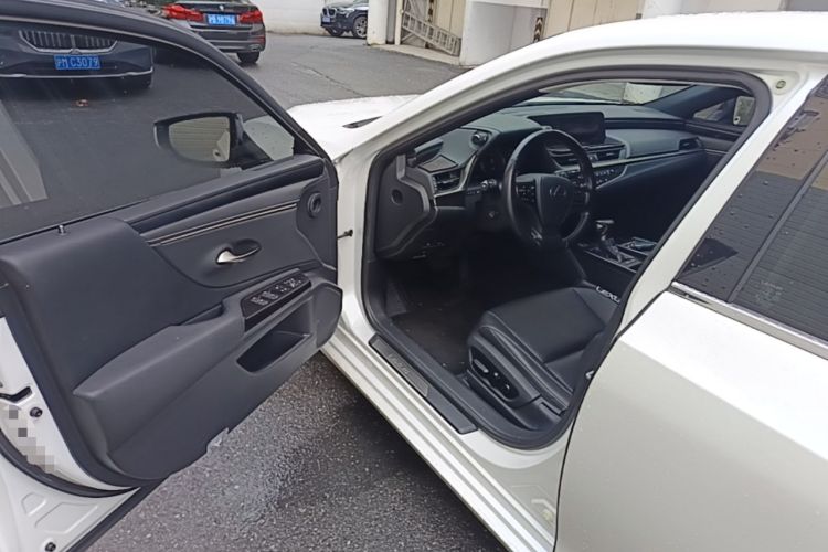 Used Lexus ES 2020 200 Excellence Edition Driver Seat