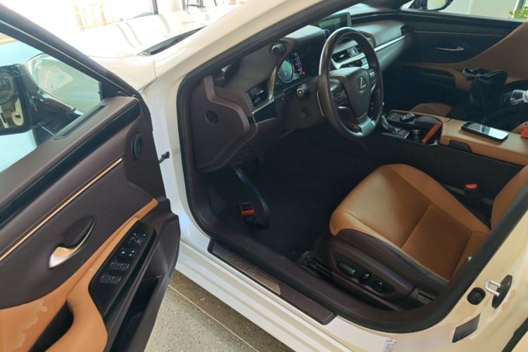 Used Lexus ES 2020 200 Excellence Edition Driver Seat
