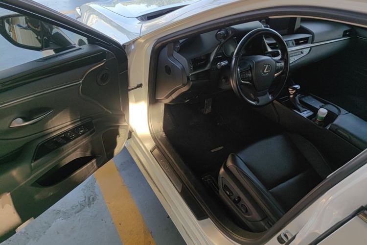 Used Lexus ES 2020 200 Excellence Edition Driver Seat