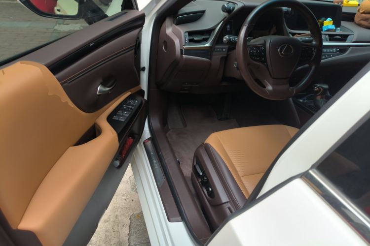 Used Lexus ES 2020 200 Excellence Edition Driver Seat