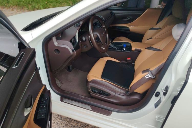 Used Lexus ES 2020 200 Excellence Edition Driver Seat
