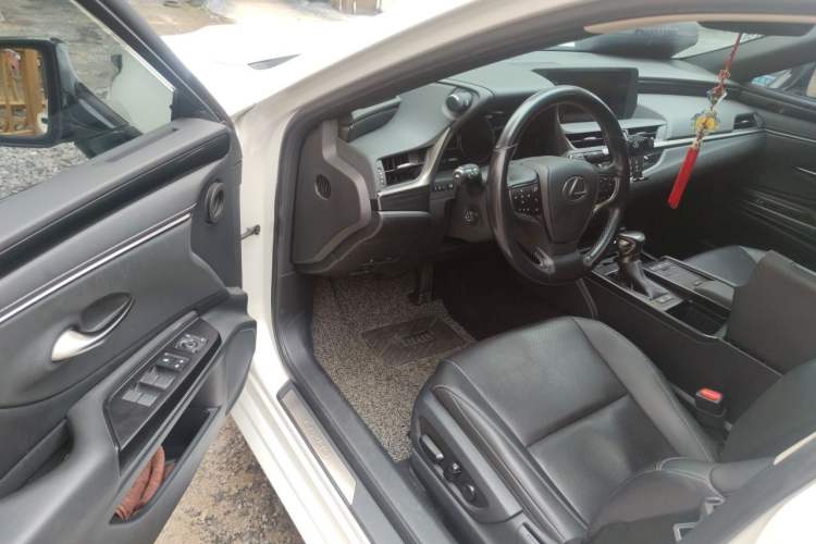 Used Lexus ES 2020 200 Excellence Edition Driver Seat