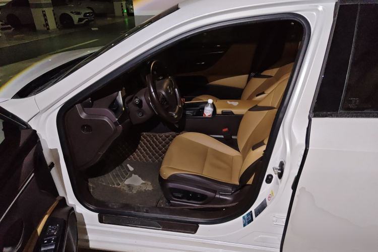 Used Lexus ES 2020 200 Luxury Edition Driver Seat