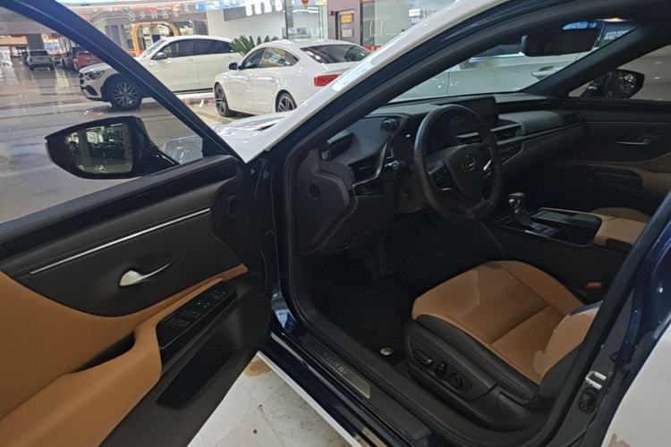 Used Lexus ES 2020 200 Excellence Edition Driver Seat