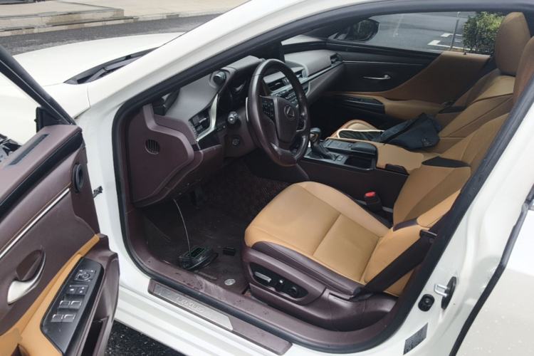 Used Lexus ES 2020 200 Excellence Edition Driver Seat