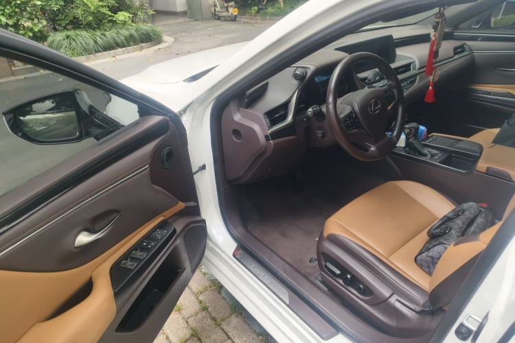Used Lexus ES 2020 200 Excellence Edition Driver Seat